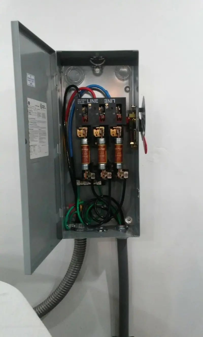 Three-phase disconnect switch installed for Smoke Detector Installation in St. Helena